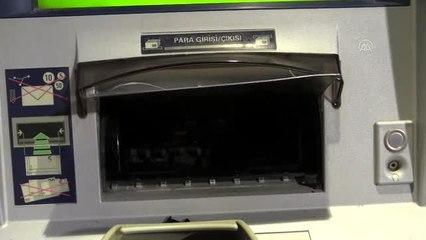 İzmir'de bankamatiğe zarar vererek para çalmaya çalışan şüpheli yakalandı