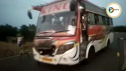 পশ্চিম মেদিনীপুর সীমানায় সারেঙ্গা পুলিশের  নাকা চেকিং,চেন্নাই থেকে আসা ১০ পরিযায়ী শ্রমিককে মেডিকেল পরীক্ষায় পাঠাল পুলিশ।