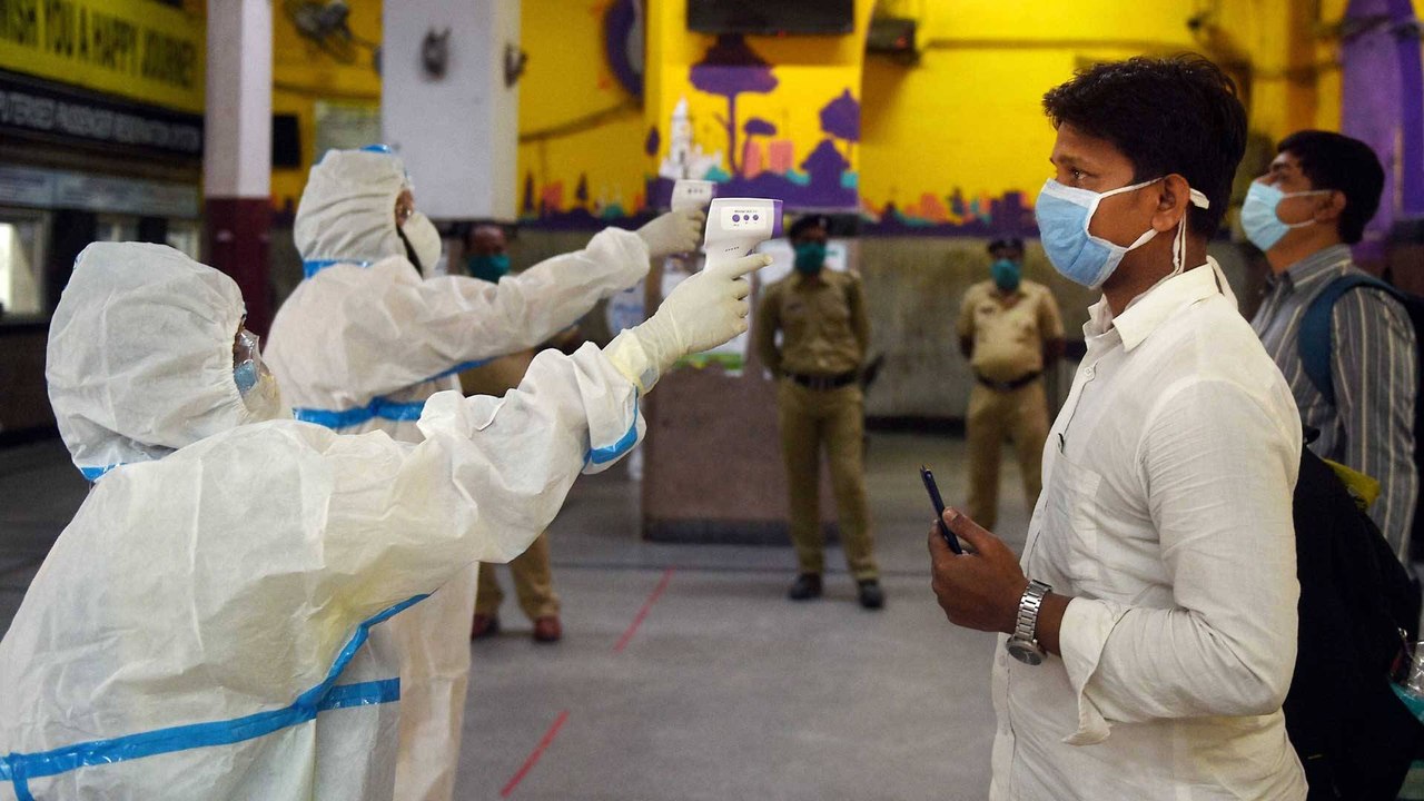 How corona cases continued to grow during lockdown?