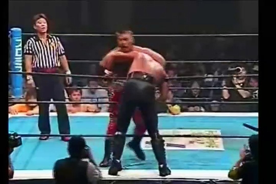 Hiroyoshi Tenzan vs. Masahiro Chono - Lumberjack Chain Deathmatch 10/17/2004