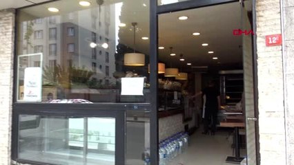 ESENYURT'TA FIRINDAKİ HAVALANDIRMA BORUSUNA DÜŞEN YAVRU KEDİ KURTARILDI