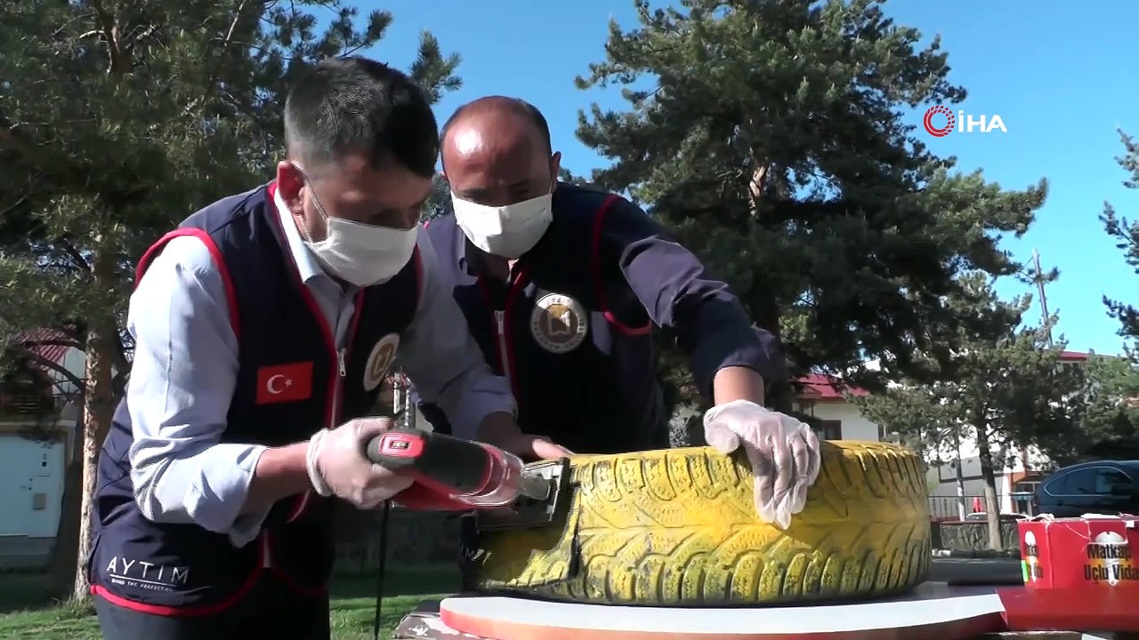 Eski Araba Lastiklerini Mama Kabı Yaptılar