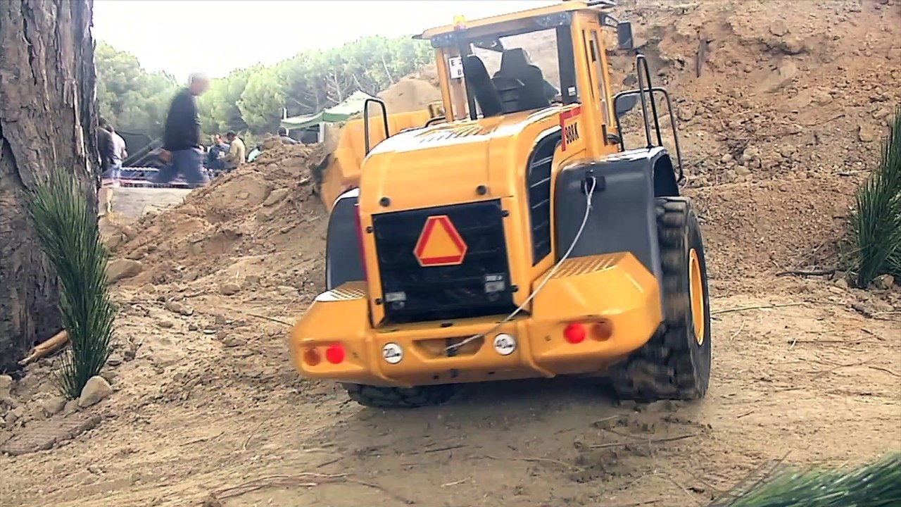 Mix rc, rc trucks, camiones rc, maquinas rc, machines rc, concentration de camions et de machines rc