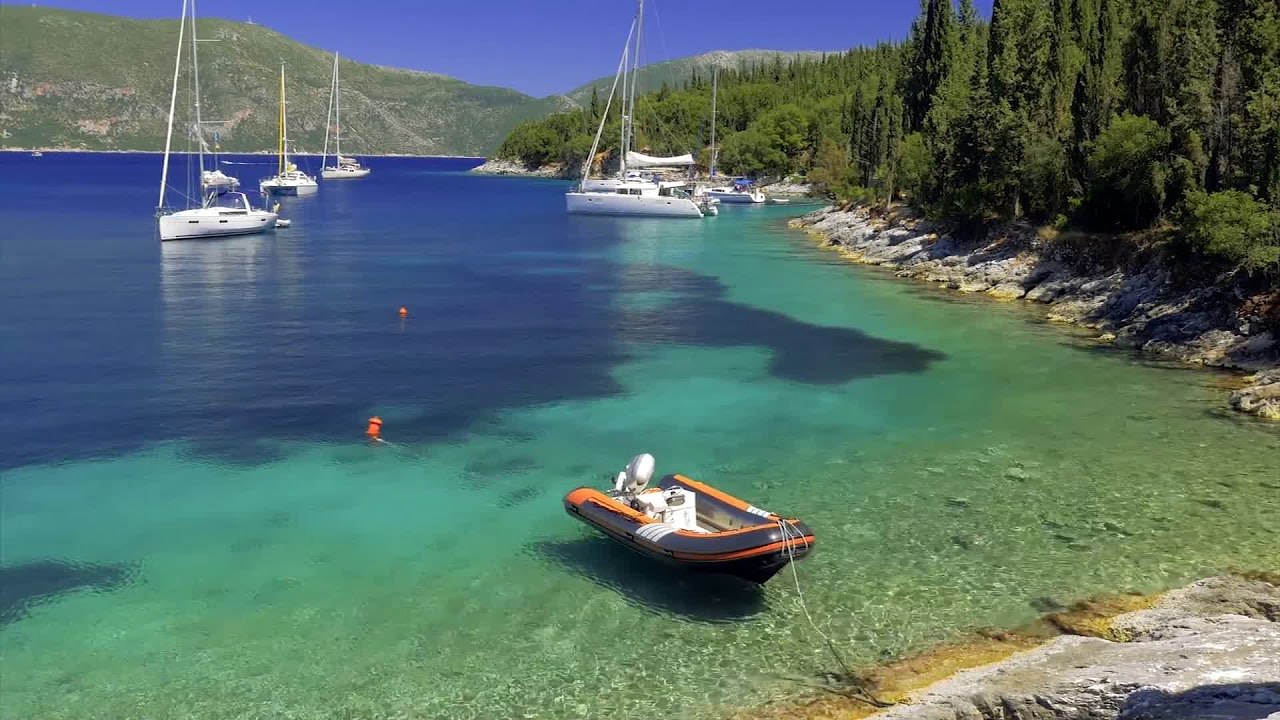 Greqia hap plazhet