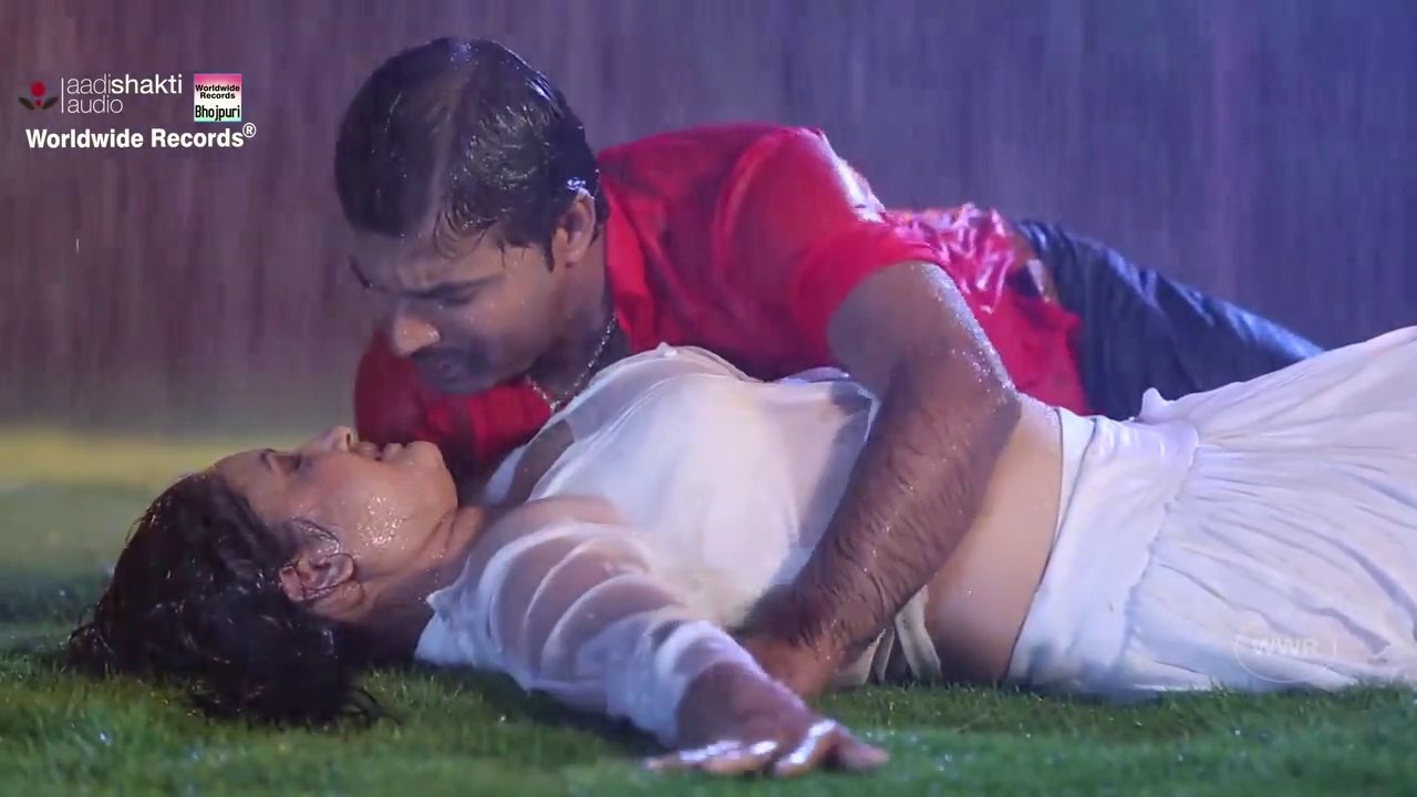 Bhigi_Barsaat_Me__|_FULL_SONG_|_BHOJPURI_HIT_SONG_|_BARSAAT(720p)