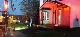 Une camionnette frappe une maison à Beauharnois
