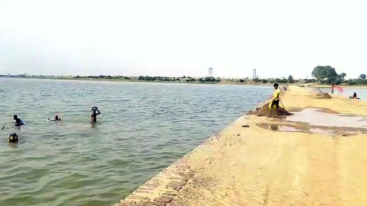 फिर शुरू हुआ नदी का सीना चीरने का खेल