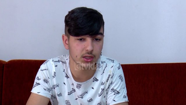 Flet 15-vjecari i dhunuar nga policia | Lajme - News