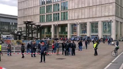 Almanya'da Kovid-19 önlemleri protesto edildi