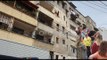 Ora News - U dëmtua nga tërmeti, banorët në Durrës dyshime për aktekspertizën që shemb pallatin