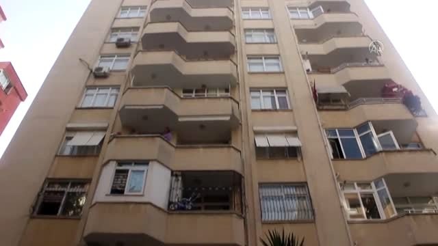 Boşanmak istediği eşi tarafından bıçaklandığı iddia edilen kadın ağır yaralandı