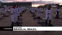 تجمع پرستاران برزیلی در یادبود قربانیان کادر درمانی در مبارزه با کرونا