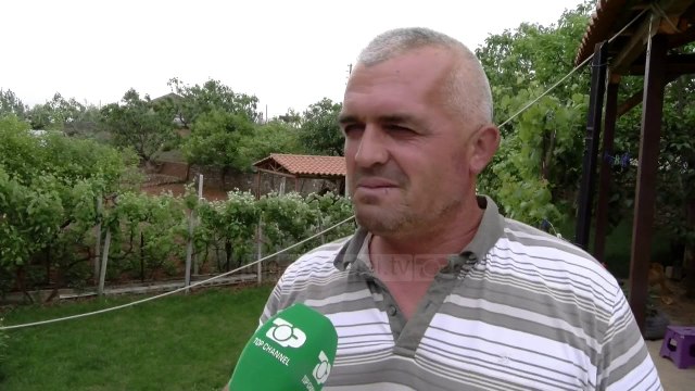 Qershitë e Elbasanit nuk shiten/ Rruga e re le pa shitje fermerët që dilnin në anë të aksit