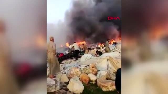 İdlib'de sığınmacıların kaldığı çadır kampında yangın çıktı
