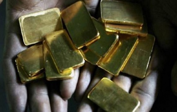 Customs officers seized nine gold biscuits at Mumbai's airport
