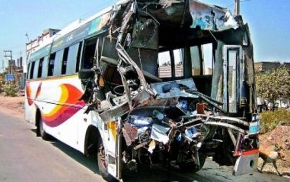 A private bus trampled eight people in Barabanki, six dead