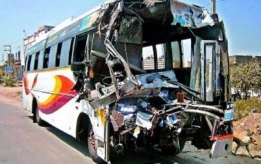 A private bus trampled eight people in Barabanki, six dead