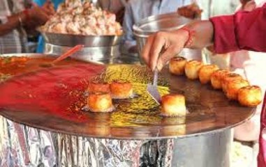 Street food vendors gets lesson on Hygiene by the FDA