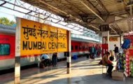 CRPF jawan saves women in Mumbai railway station