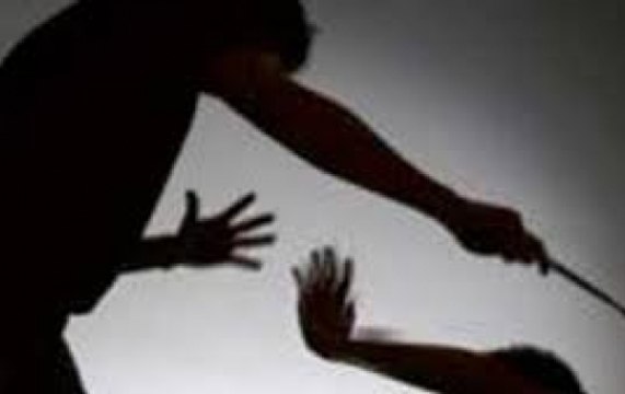 Watch: Two miscreants tied to tree and beaten by villagers