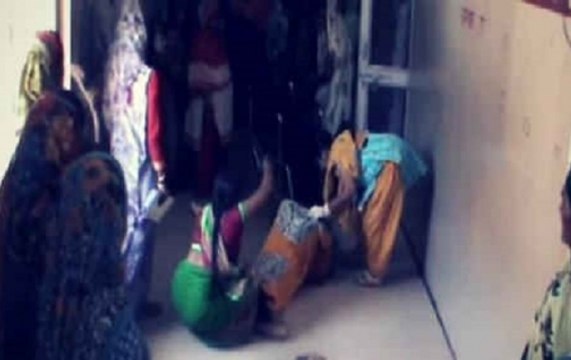 Madhya Pradesh: Pregnant woman gives birth to a child in hospital lobby
