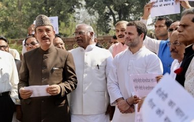 Nation Reporter: Congress MPs protest, demand Centre to file review petition on SC/ST Act