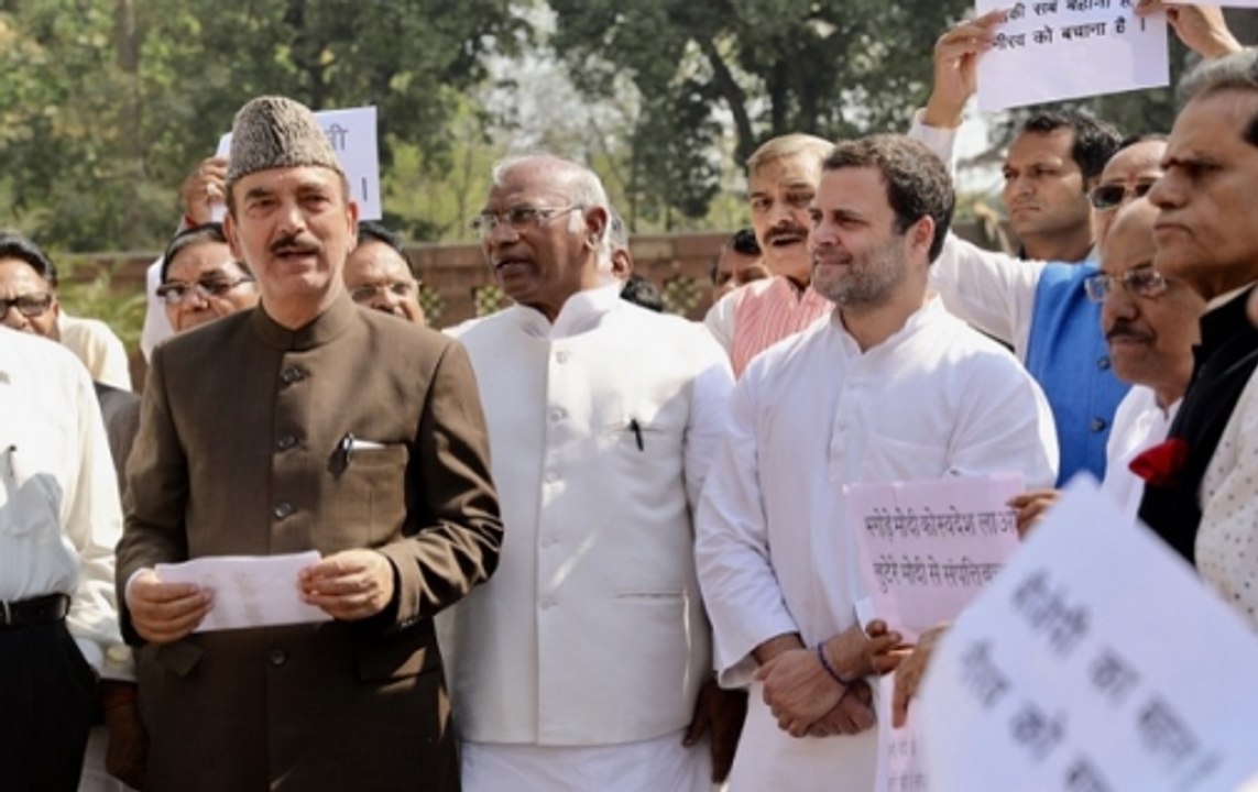 Nation Reporter: Congress MPs protest, demand Centre to file review petition on SC/ST Act