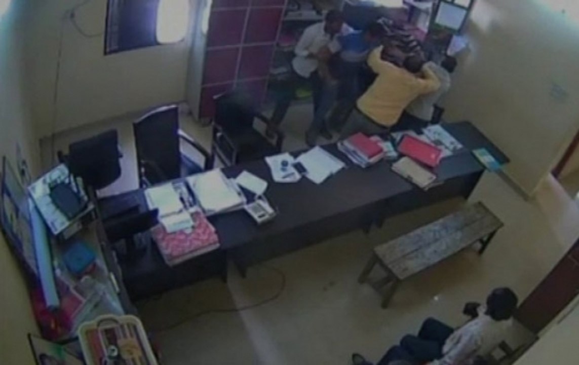 Speed News: Head Constable injured after Sub Inspector allegedly beat him up