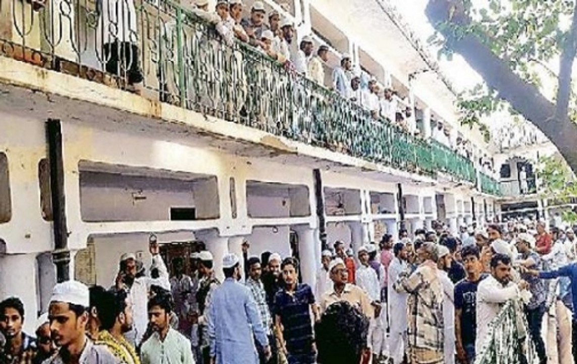 Zero Hour: NIA raids a Madarsa in UP's Banda, interrogation with Kashmiri students continues