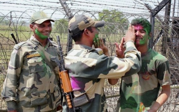 Speed News: Indian Army celebrates festival of Holi at border