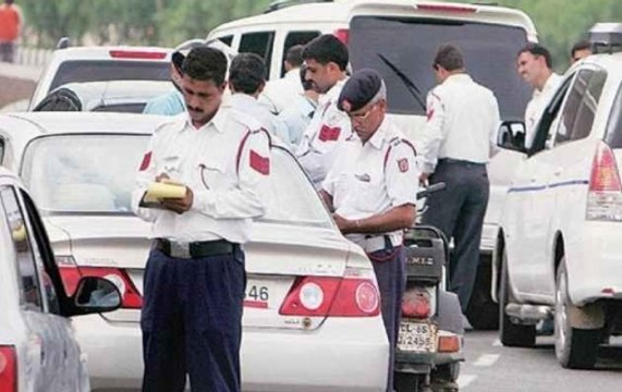 Delhi Traffic Police beats man on road, incident captured on CCTV