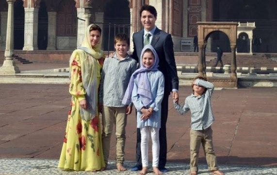 Canadian PM Justin Trudeau visits Jama Masjid in Old Delhi
