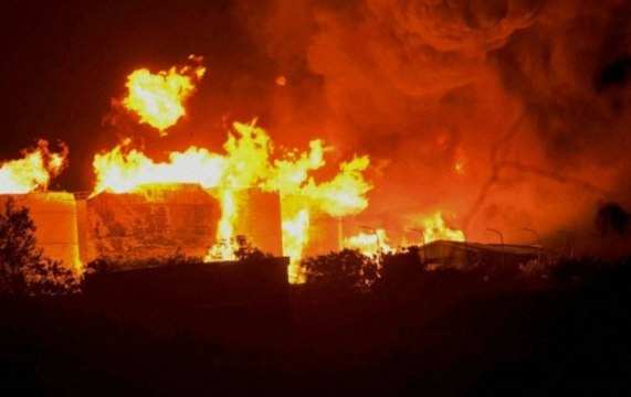 Fire breaks out in godown in Rohini, Delhi