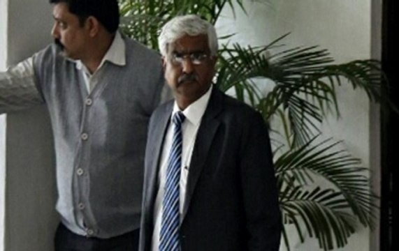Delhi: BJP, Congress leaders meet LG amid AAP-chief secretary assault case