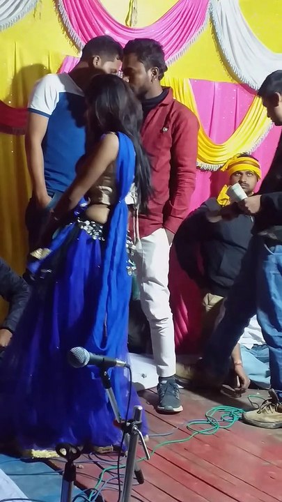 Dehiya Jawan Chikan Samaan - Hukumat - Pawan Singh - Bhojpuri Hit Songs 2020 hote arkestra recording dancce by Amrendra