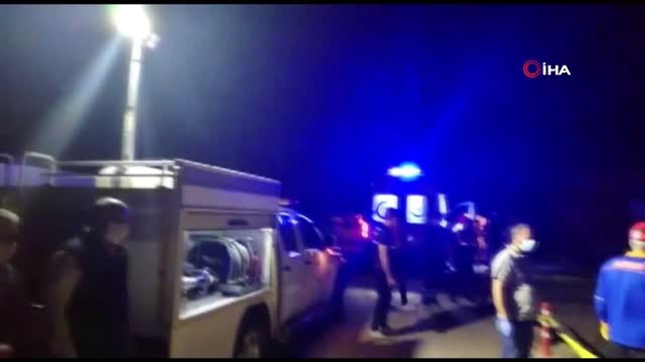Otomobil menfez çukuruna düştü: Baba ve oğlu hayatını kaybetti