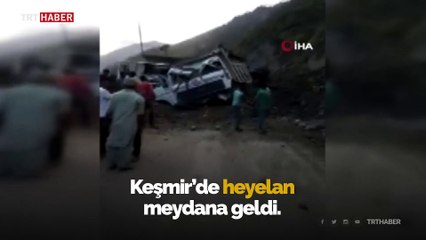 Keşmir'de heyelan: Çok sayıda araç toprak altında kaldı