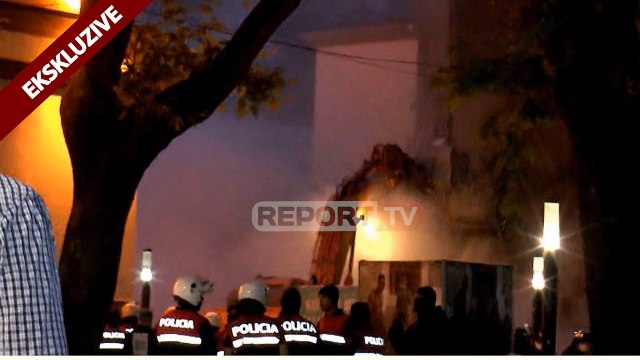 REPORT TV sjell pamje të tjera si u shemb Teatri Kombëtar nga fadromat
