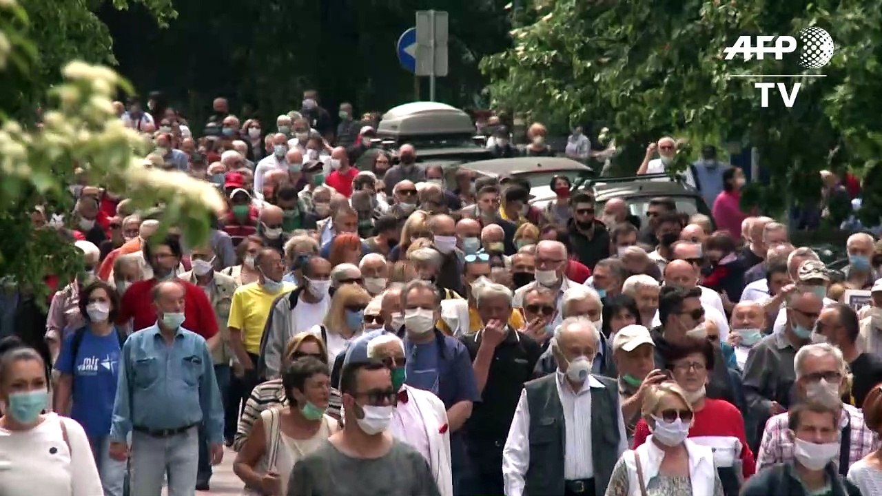 Tausende protestieren in Sarajevo gegen Messe für kroatische Faschisten
