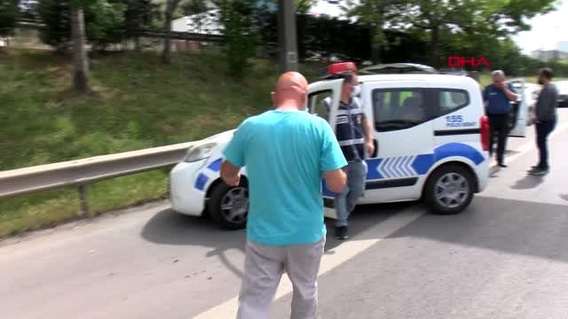 MALTEPE'DE POLİS EKİPLERİ SOKAĞA ÇIKMA YASAĞINA UYMAYAN SÜRÜCÜLERE CEZA KESTİ