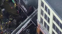 Heridos al menos once bomberos en un incendio en Los Ángeles