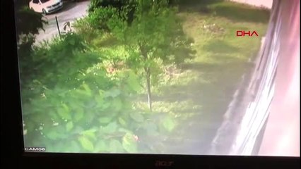 BÜYÜKÇEKMECE'DE YANARAK 6. KATTAN ATLAYAN KADIN KAMERADA