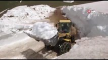 Trabzon'da karla kaplı yayla yolları açılıyor