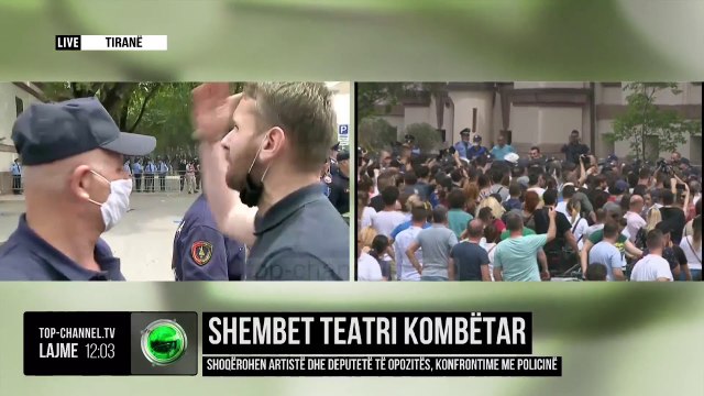 Shembet Teatri Kombëtar/ Shoqërohen artistë dhe deputetë të opozitës, konfrontime me policinë