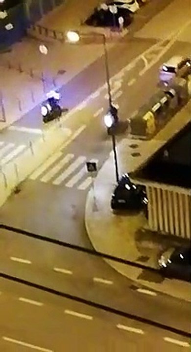 PSP tenta travar festa com 100 pessoas em bairro de Moscavide e é recebida a tiro