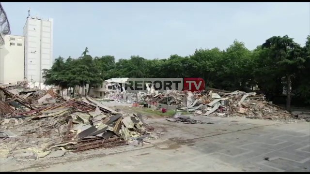 Report TV -Përfundon shembja totale e Teatrit Kombëtar dhe Eksperimental (PAMJE ME DRON)