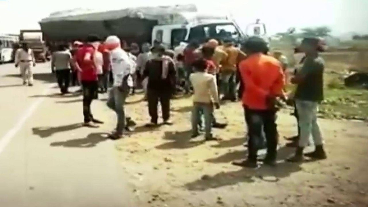 Madhya Pradesh: One migrant labour died in road...