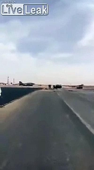 Vol en rase motte d'un avion de chasse !