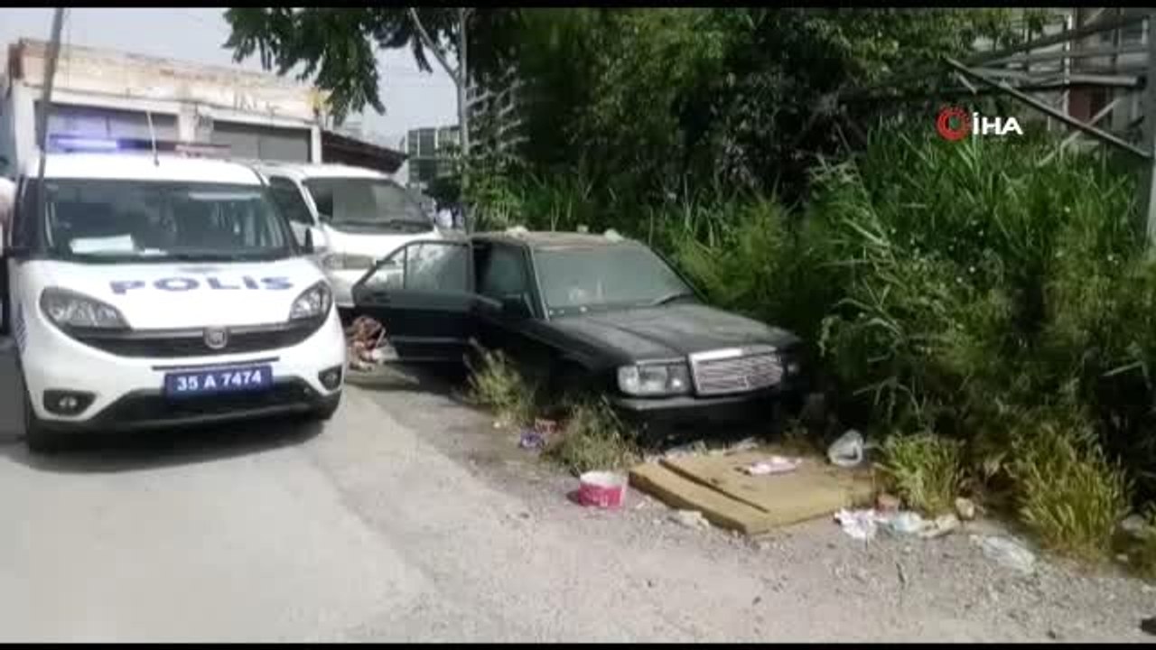 İzmir'de şüpheli ölüm: Bir kişi hurda otomobil içerisinde ölü bulundu