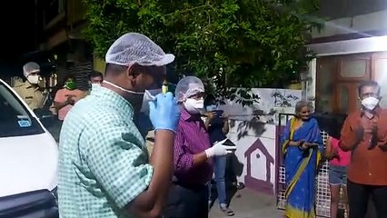 सांवेर रोड स्थित दो तालाब के पास कलेक्टर, SP ने मनाया नर्स का जन्मदिन